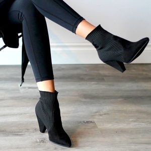 Emmy Deveaux Stretch Ankle Boot Size 9